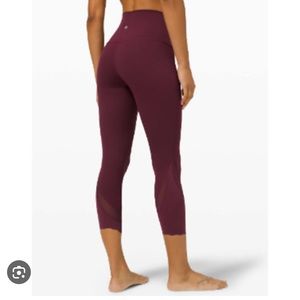 Lululemon wunder under 23” scallop leggings